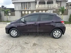 Toyota Vitz 1.3 AWD 5dr 2012 Purple