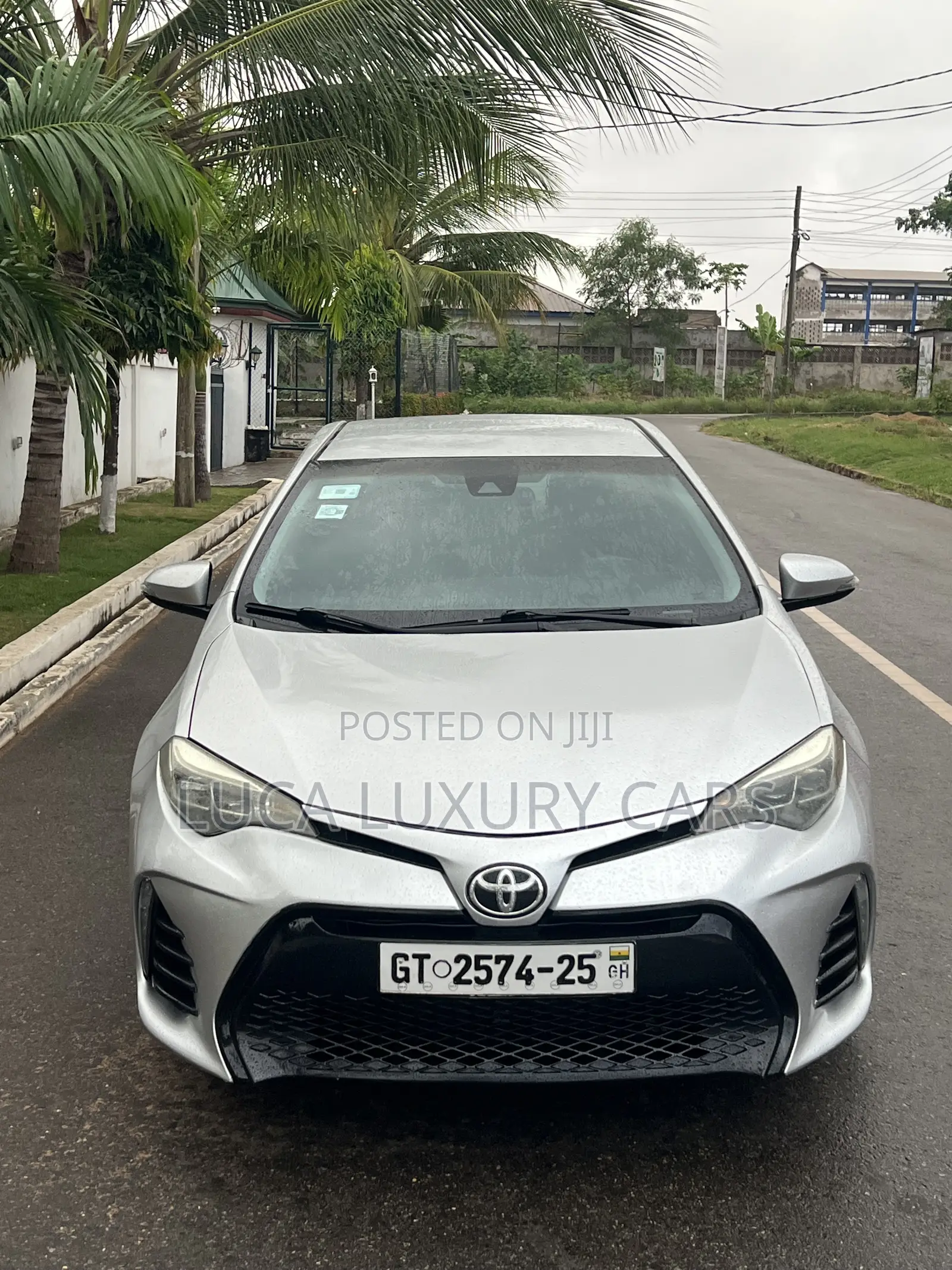 Toyota Corolla SE (1.8L 4cyl 6M) 2018 Silver