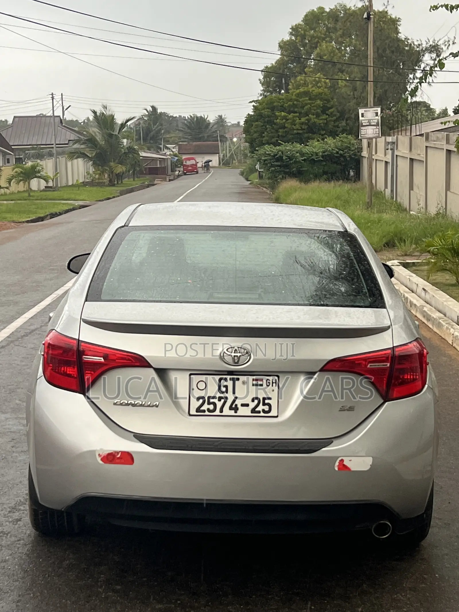 Toyota Corolla SE (1.8L 4cyl 6M) 2018 Silver
