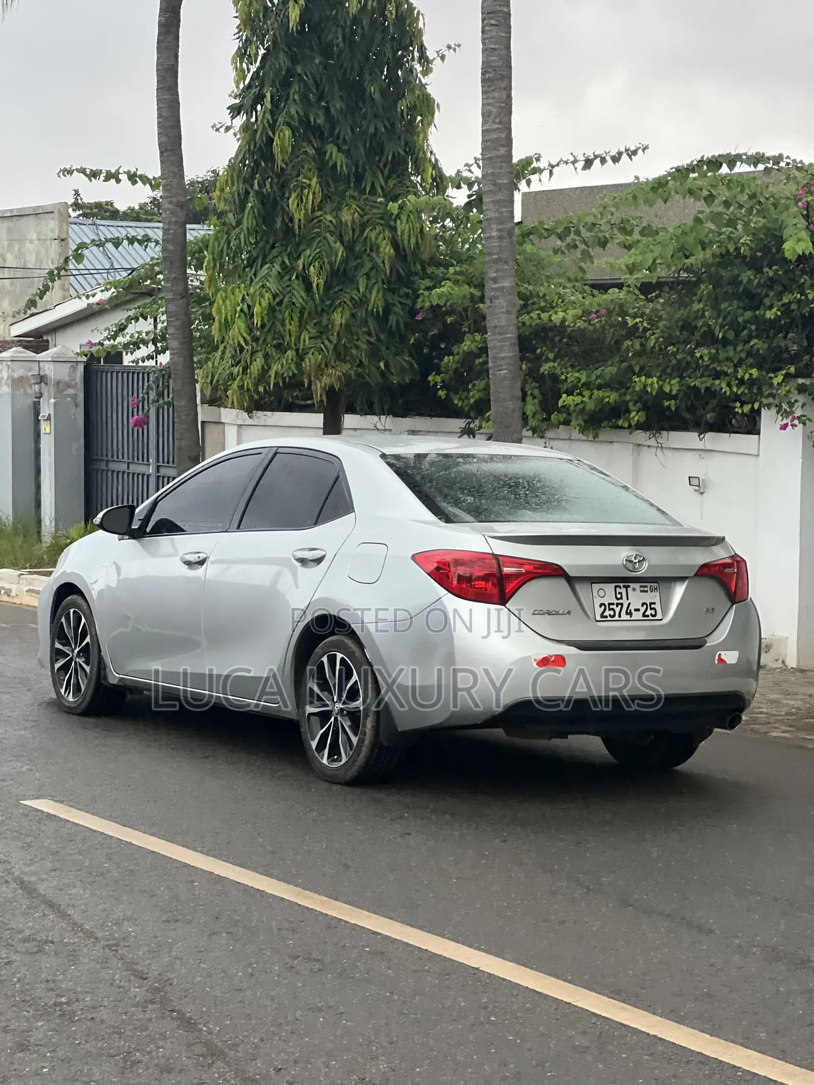 Toyota Corolla SE (1.8L 4cyl 6M) 2018 Silver