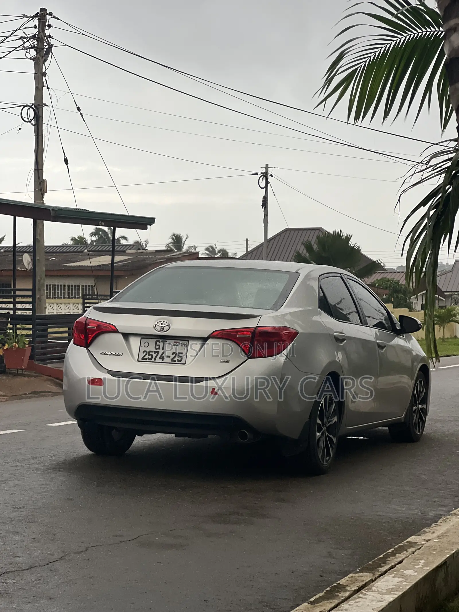 Toyota Corolla SE (1.8L 4cyl 6M) 2018 Silver