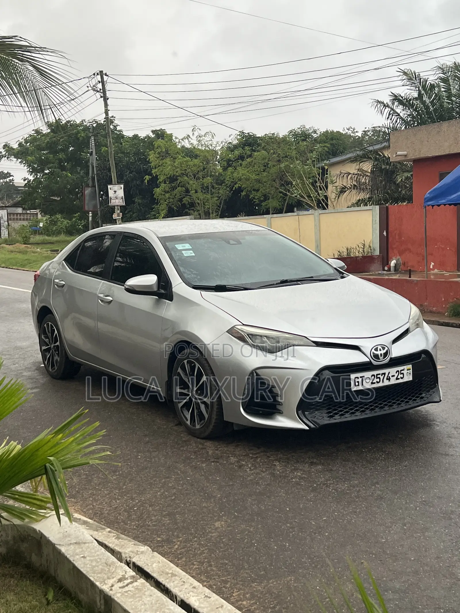 Toyota Corolla SE (1.8L 4cyl 6M) 2018 Silver
