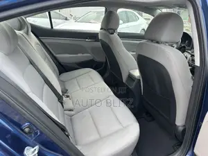 Hyundai Elantra 2018 Blue