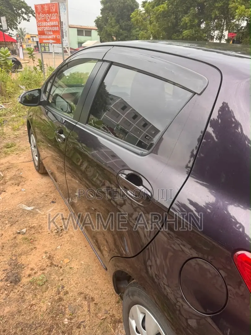 Toyota Vitz 1.3 AWD 5dr 2013 Burgundy
