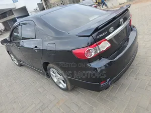Toyota Corolla 2012 Black