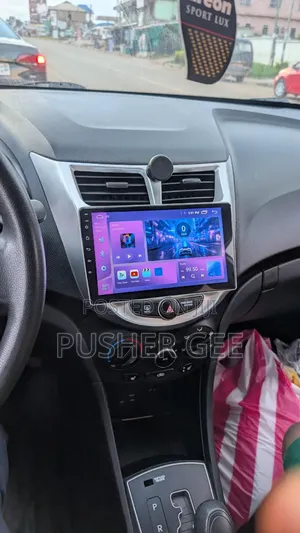 Hyundai Accent SE Hatchback 2017 Silver