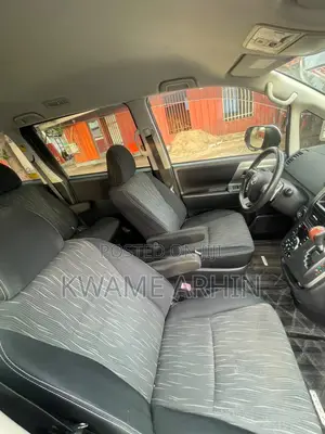Toyota Voxy ZS Kirameki II 4WD 7-Seater 2012 Gray