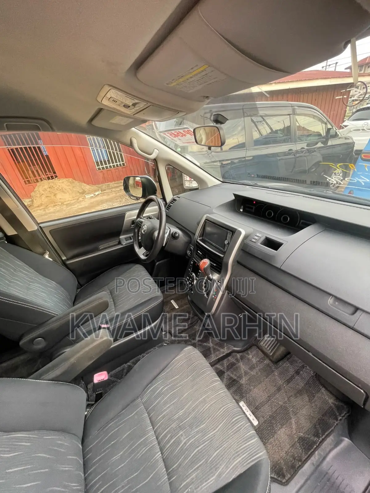 Toyota Voxy ZS Kirameki II 4WD 7-Seater 2012 Gray