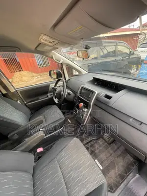 Toyota Voxy ZS Kirameki II 4WD 7-Seater 2012 Gray