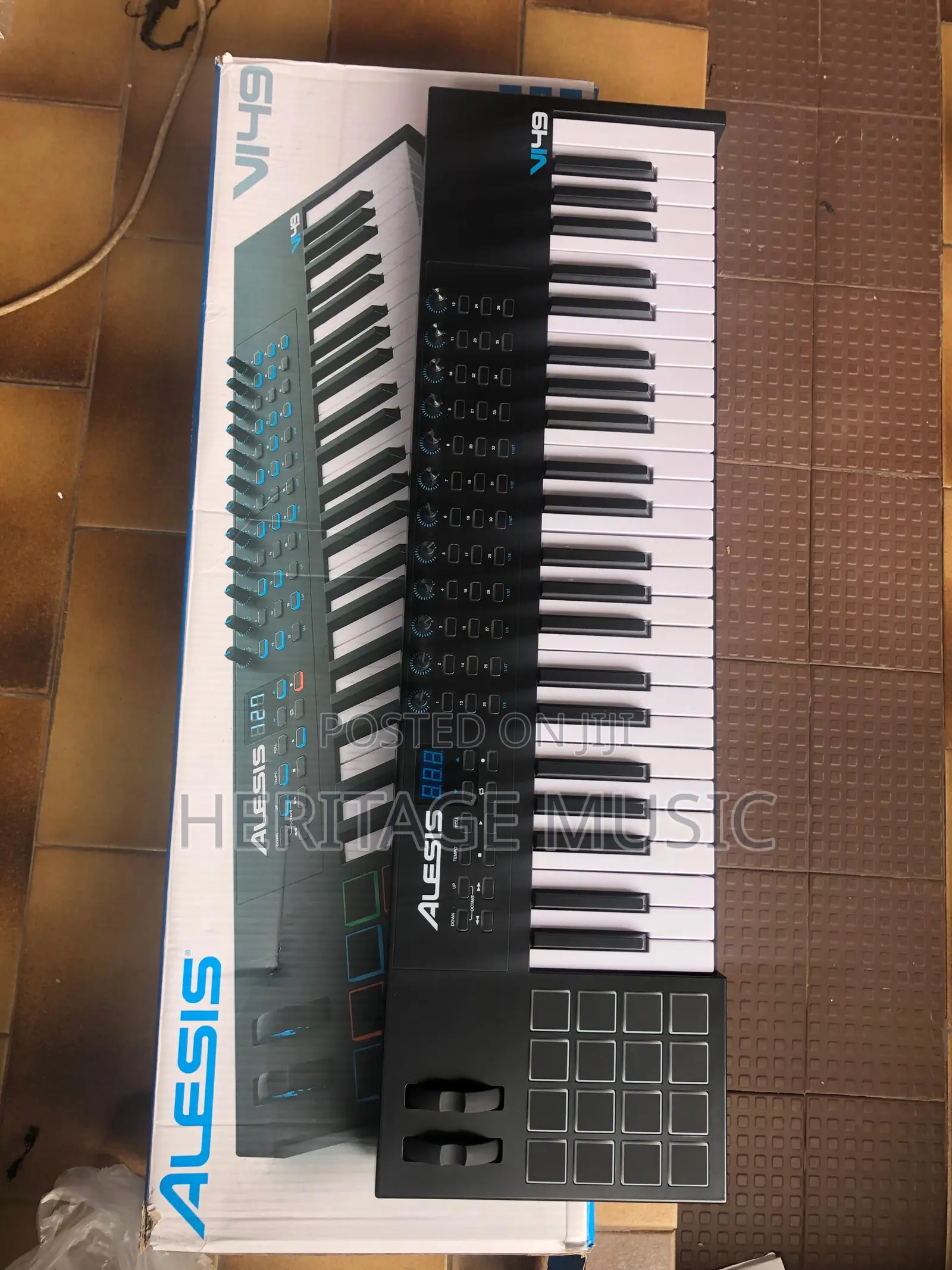 Alesis Vi49