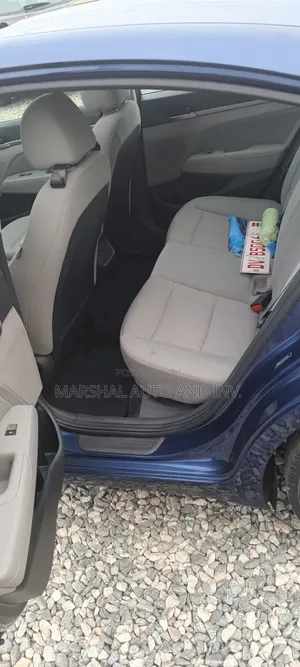 Hyundai Elantra 2018 Blue
