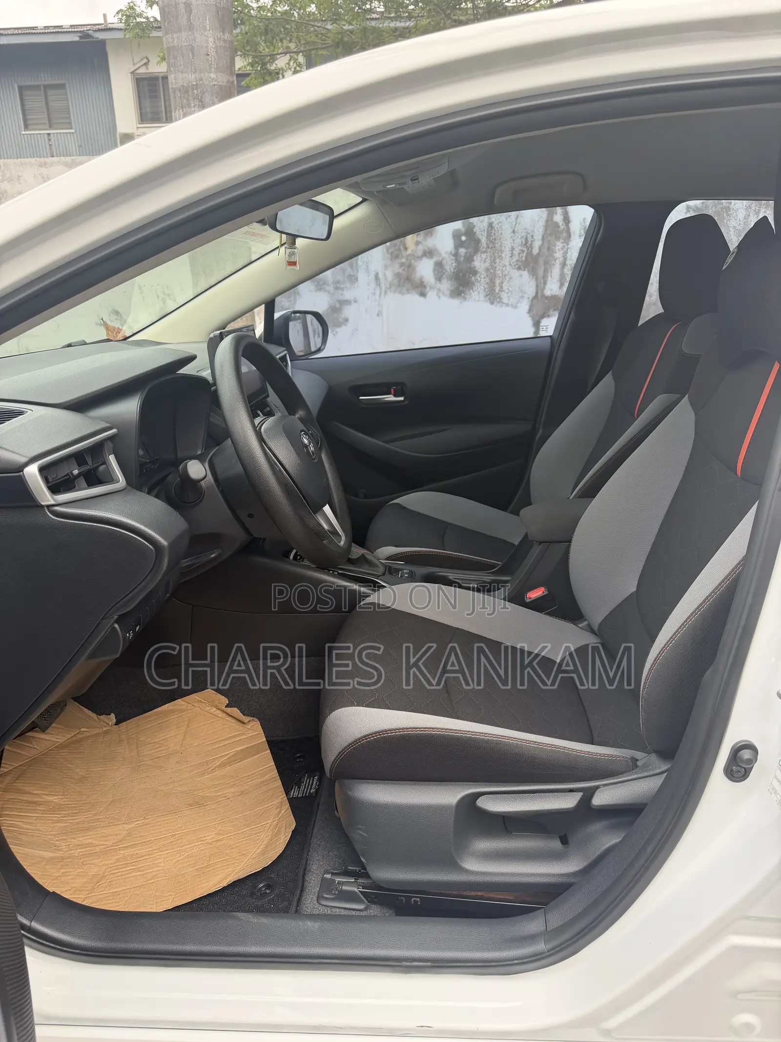 Toyota Corolla LE 2024 White
