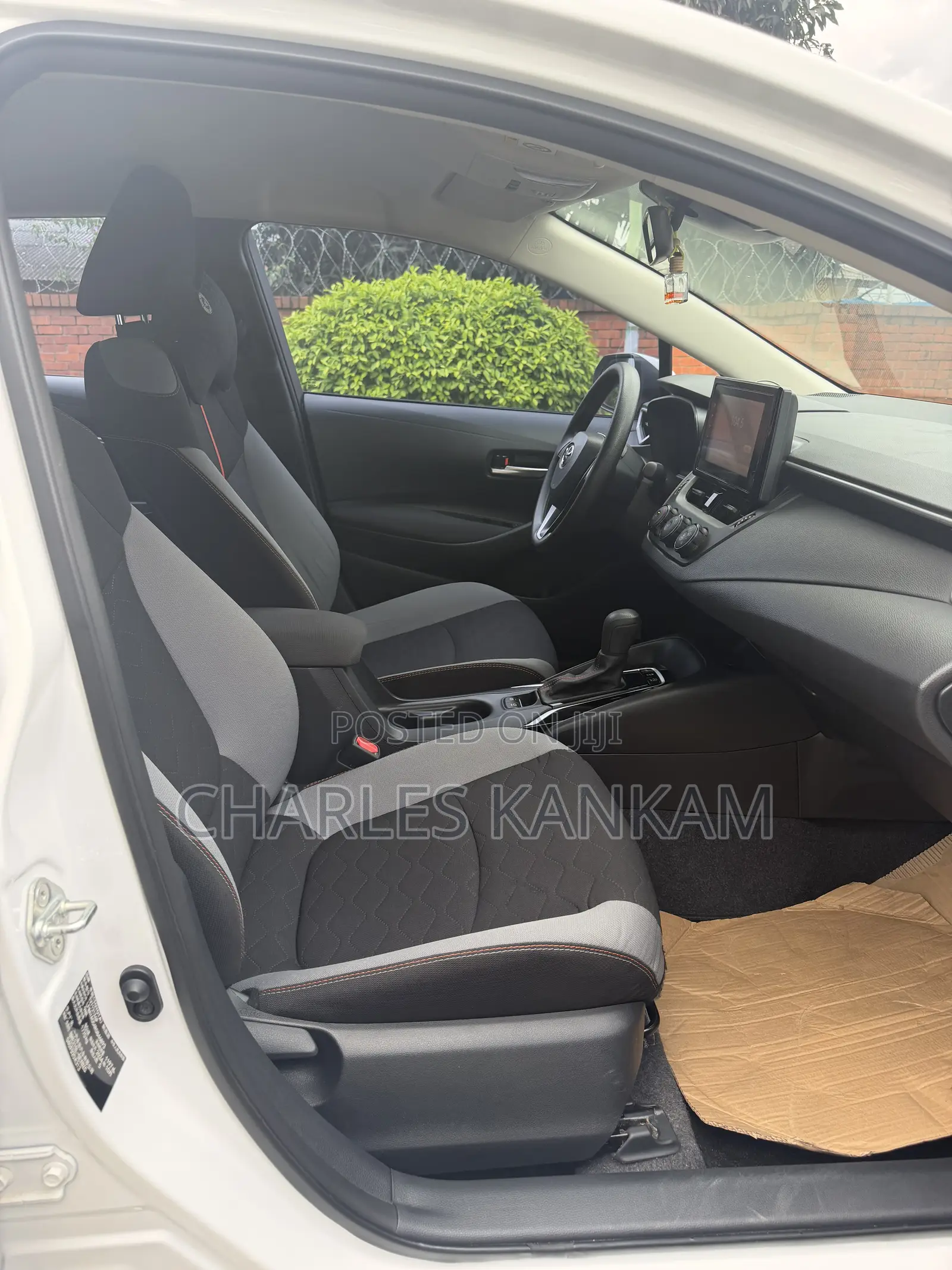 Toyota Corolla LE 2024 White