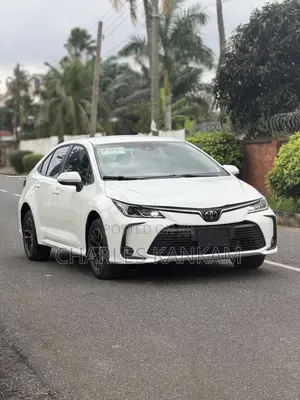 Toyota Corolla LE 2024 White