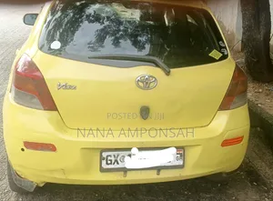 Toyota Vitz 2010 Yellow