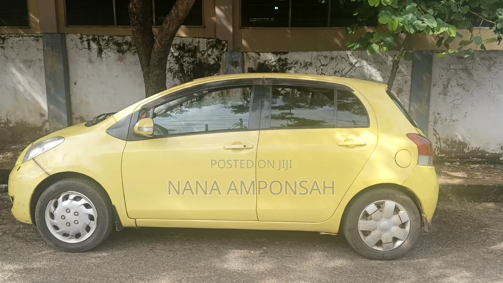 Toyota Vitz 2010 Yellow