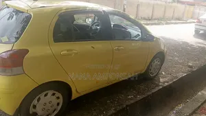 Toyota Vitz 2010 Yellow