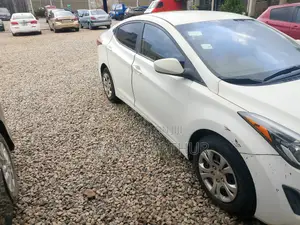 Hyundai Elantra Limited 4dr Sedan (1.8L 4cyl 6A) 2015 White