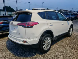 Toyota RAV4 2018 White