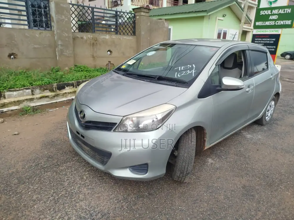 Toyota Vitz 2013 Green
