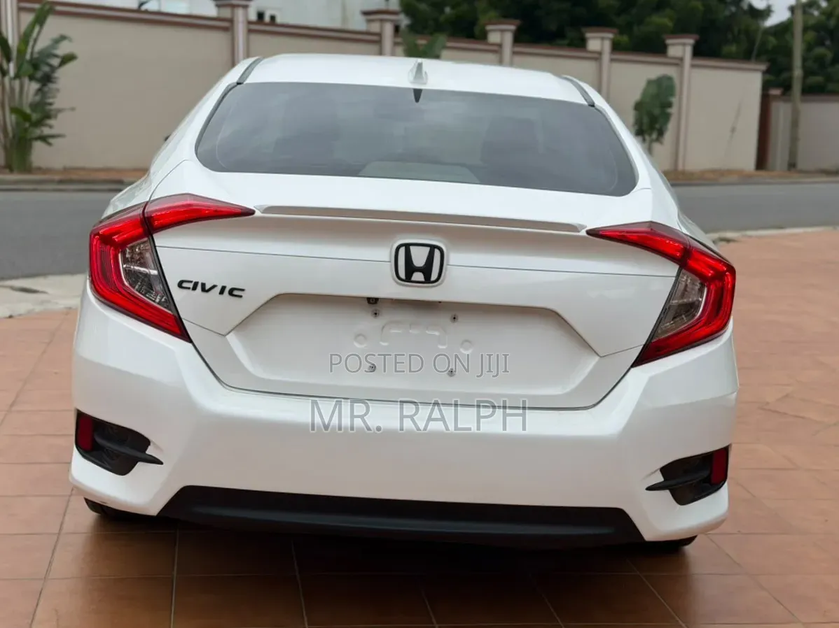 Honda Civic Sport 4dr Hatchback (1.5L 4cyl) 2017 White