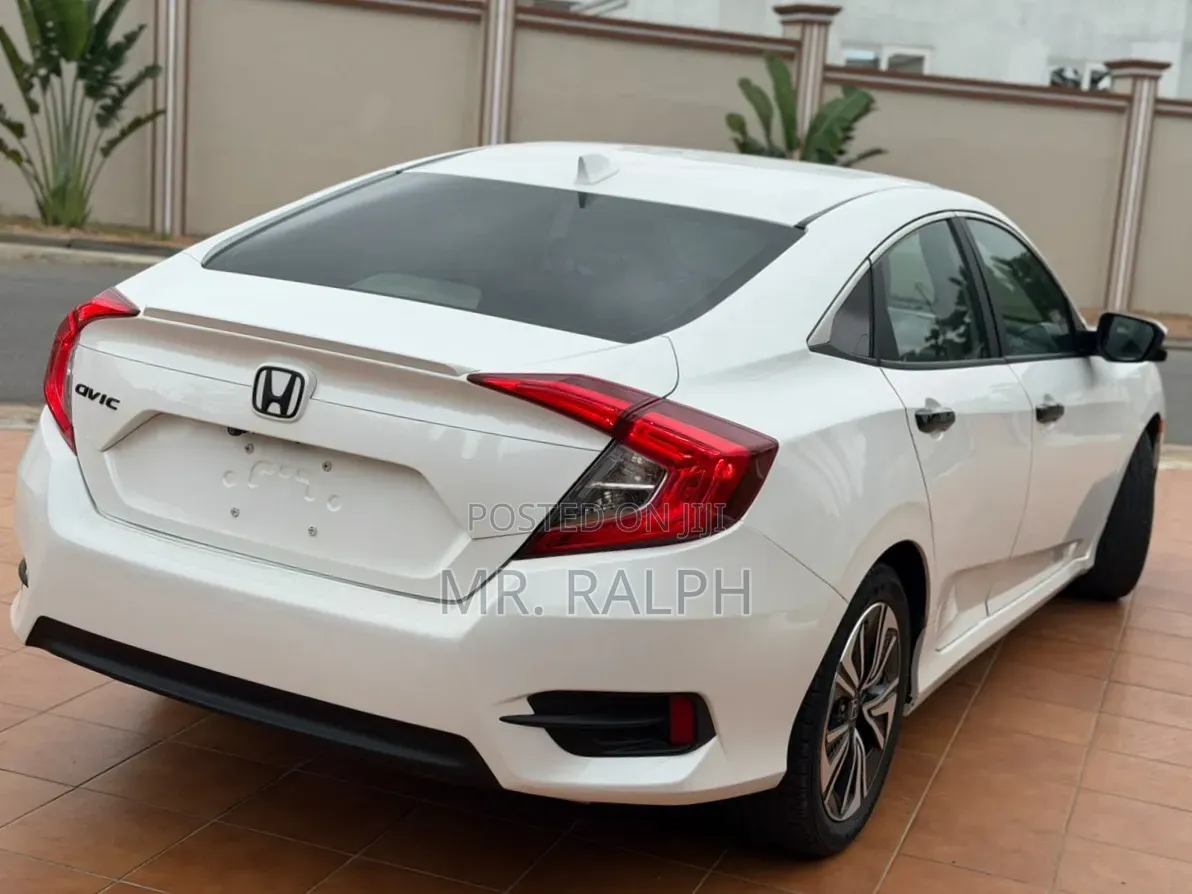 Honda Civic Sport 4dr Hatchback (1.5L 4cyl) 2017 White