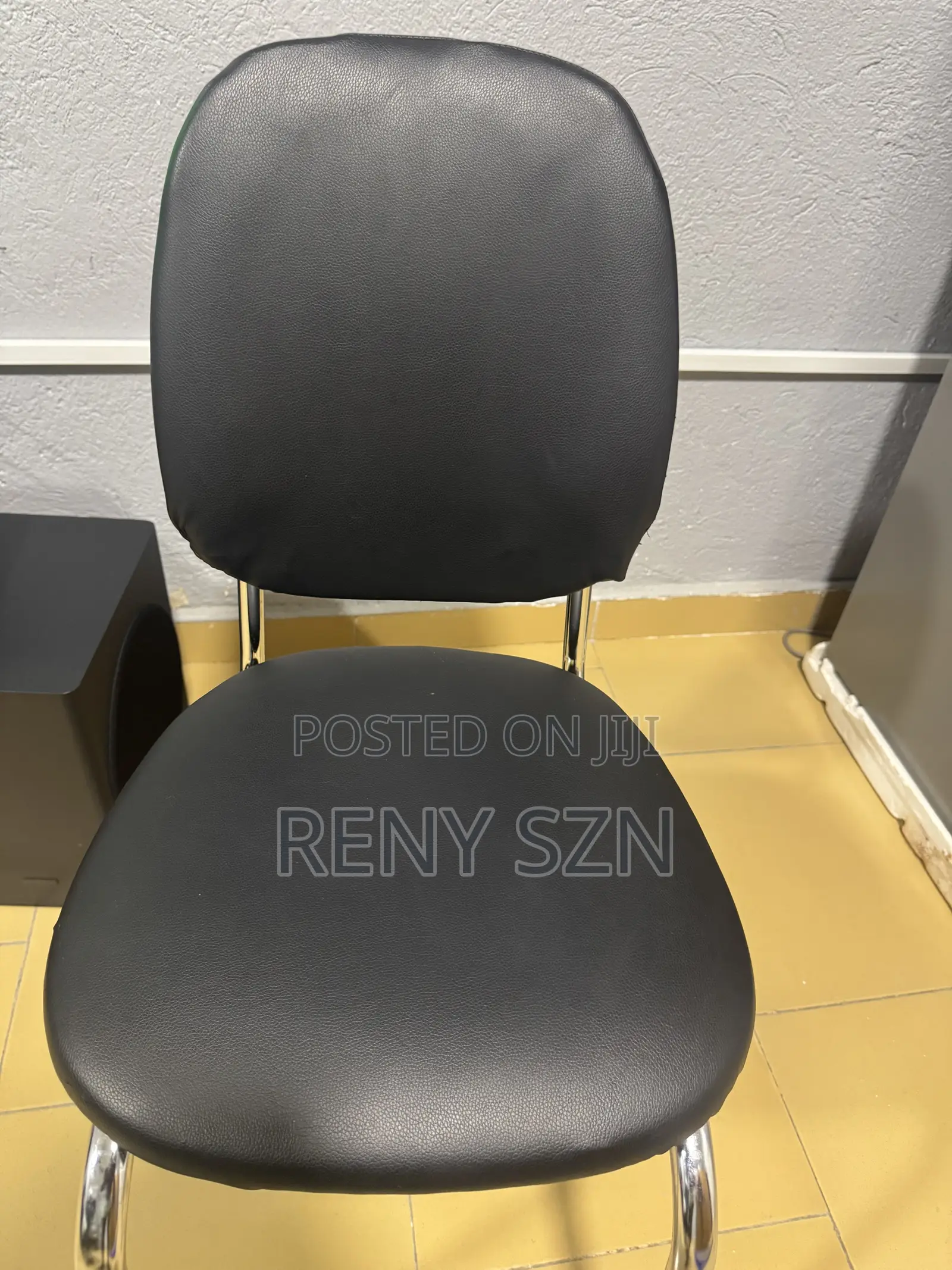 Black Leather Guest Chair