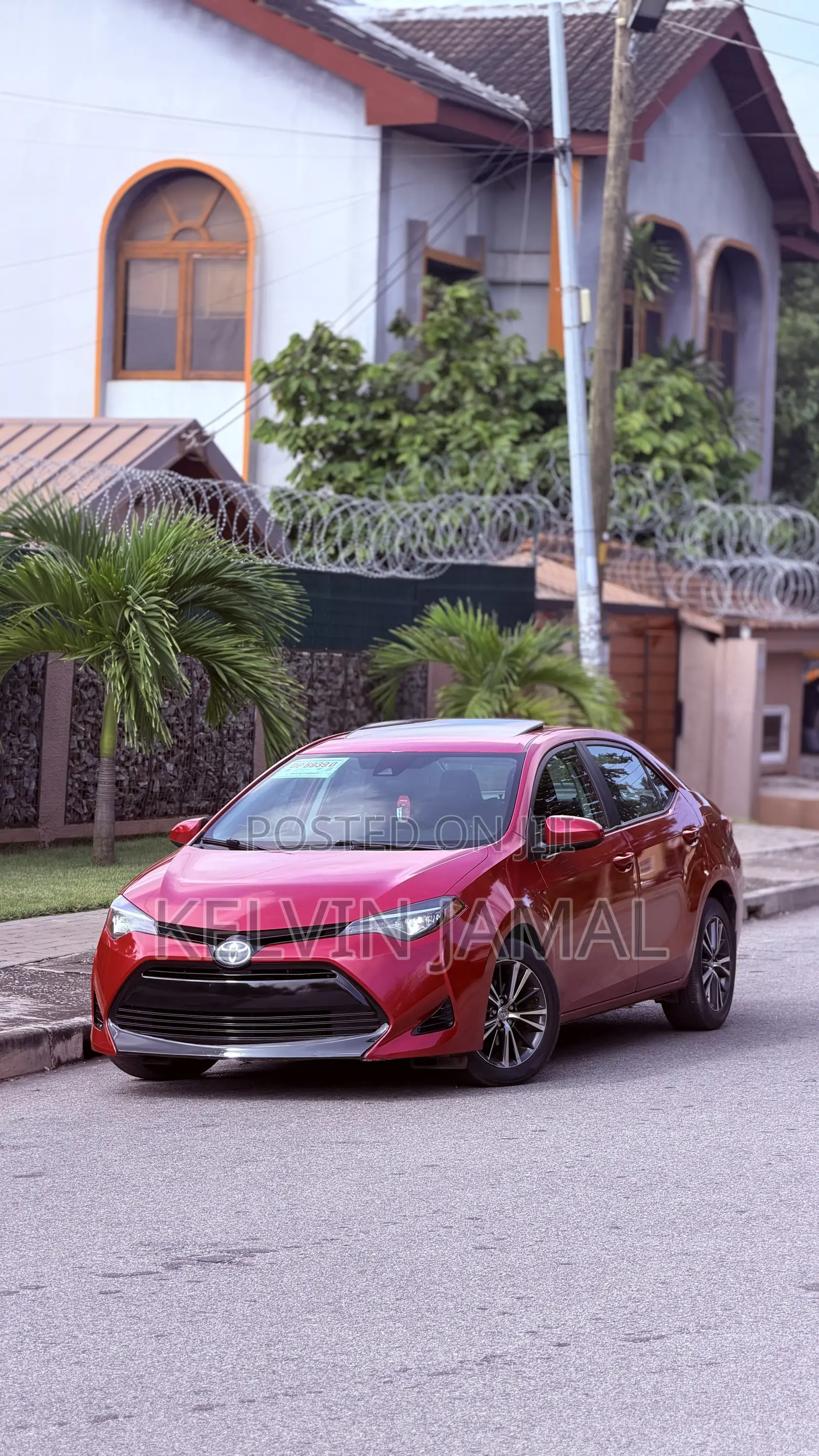 Toyota Corolla LE Eco (1.8L 4cyl 2A) 2019 Red