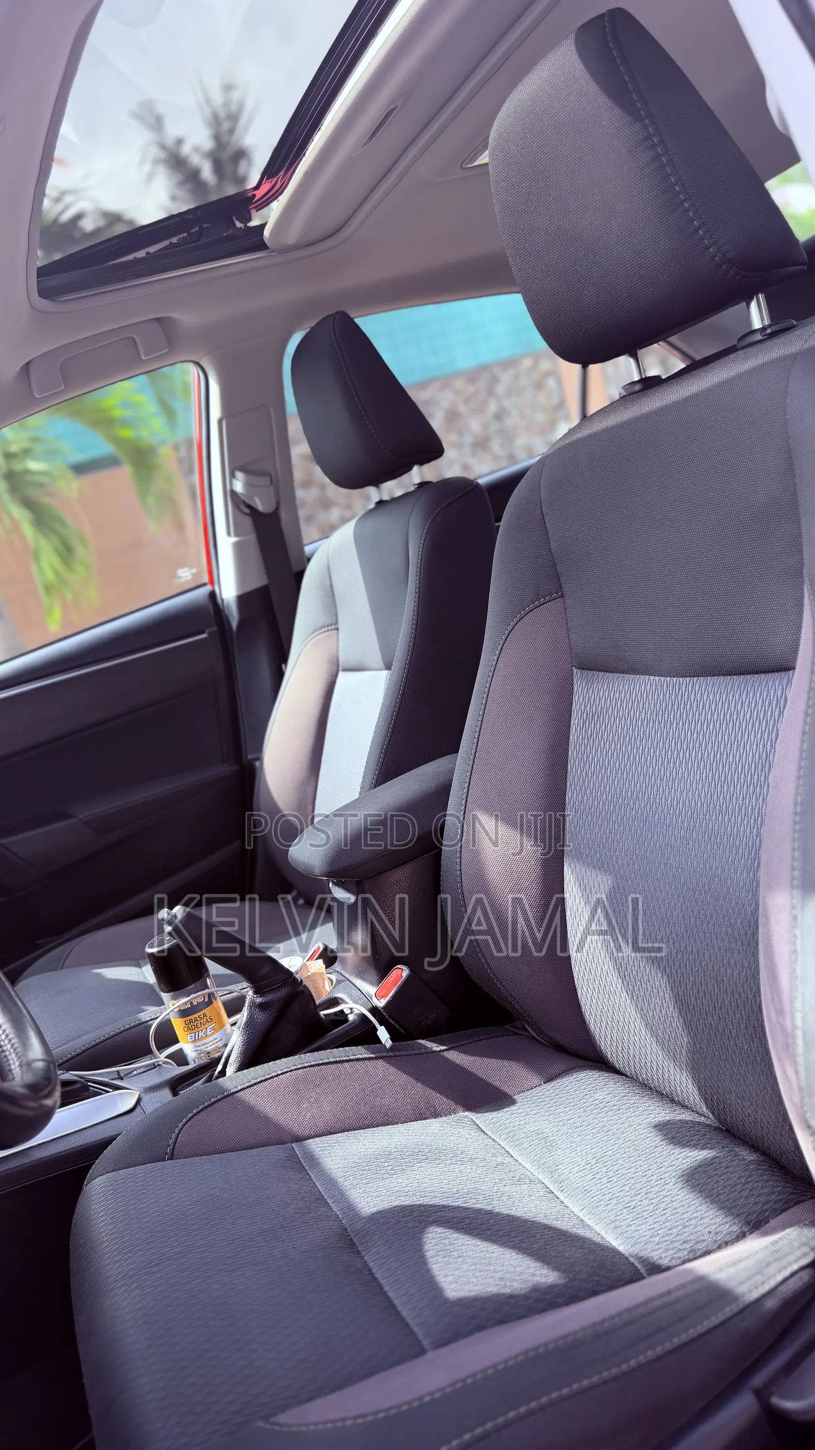 Toyota Corolla LE Eco (1.8L 4cyl 2A) 2019 Red