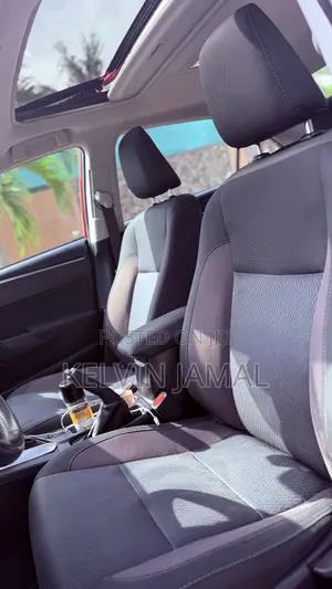 Toyota Corolla LE Eco (1.8L 4cyl 2A) 2019 Red