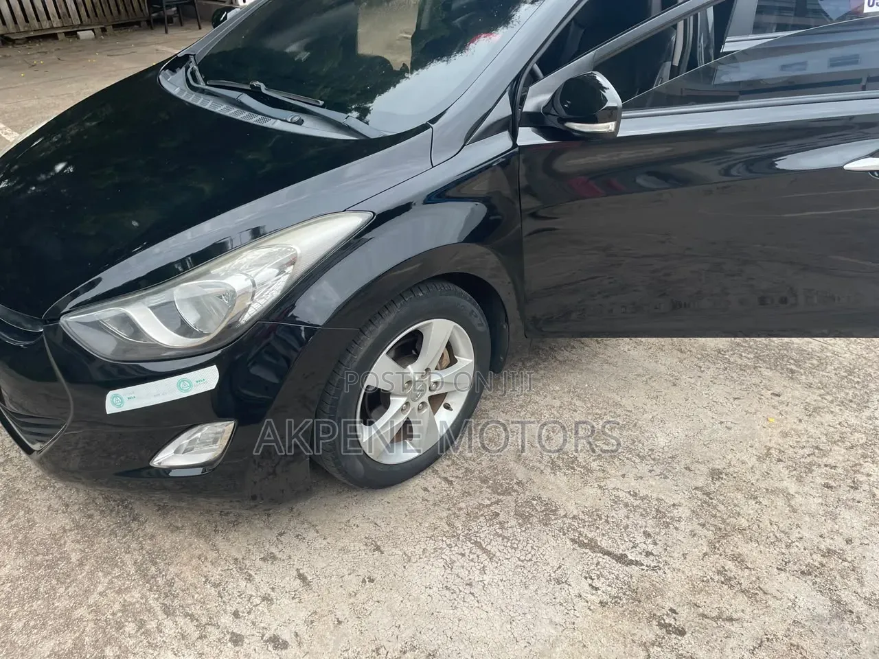 Hyundai Avante 2013 Black