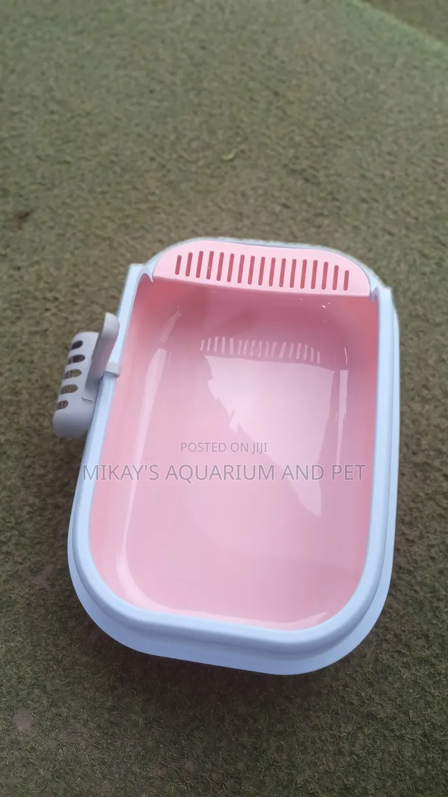 Splendid Litter Box With Scoop