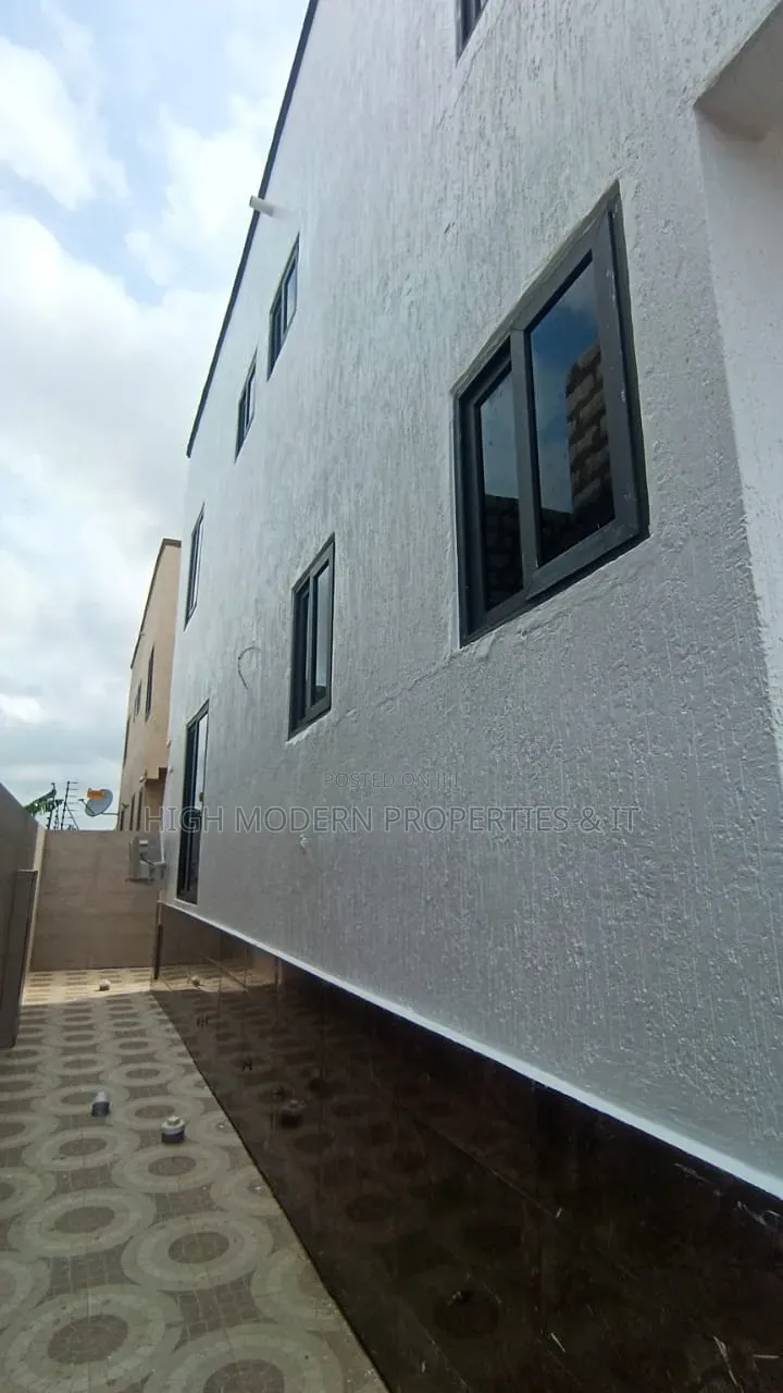 4bdrm House in Klagon, Baatsona Total for rent