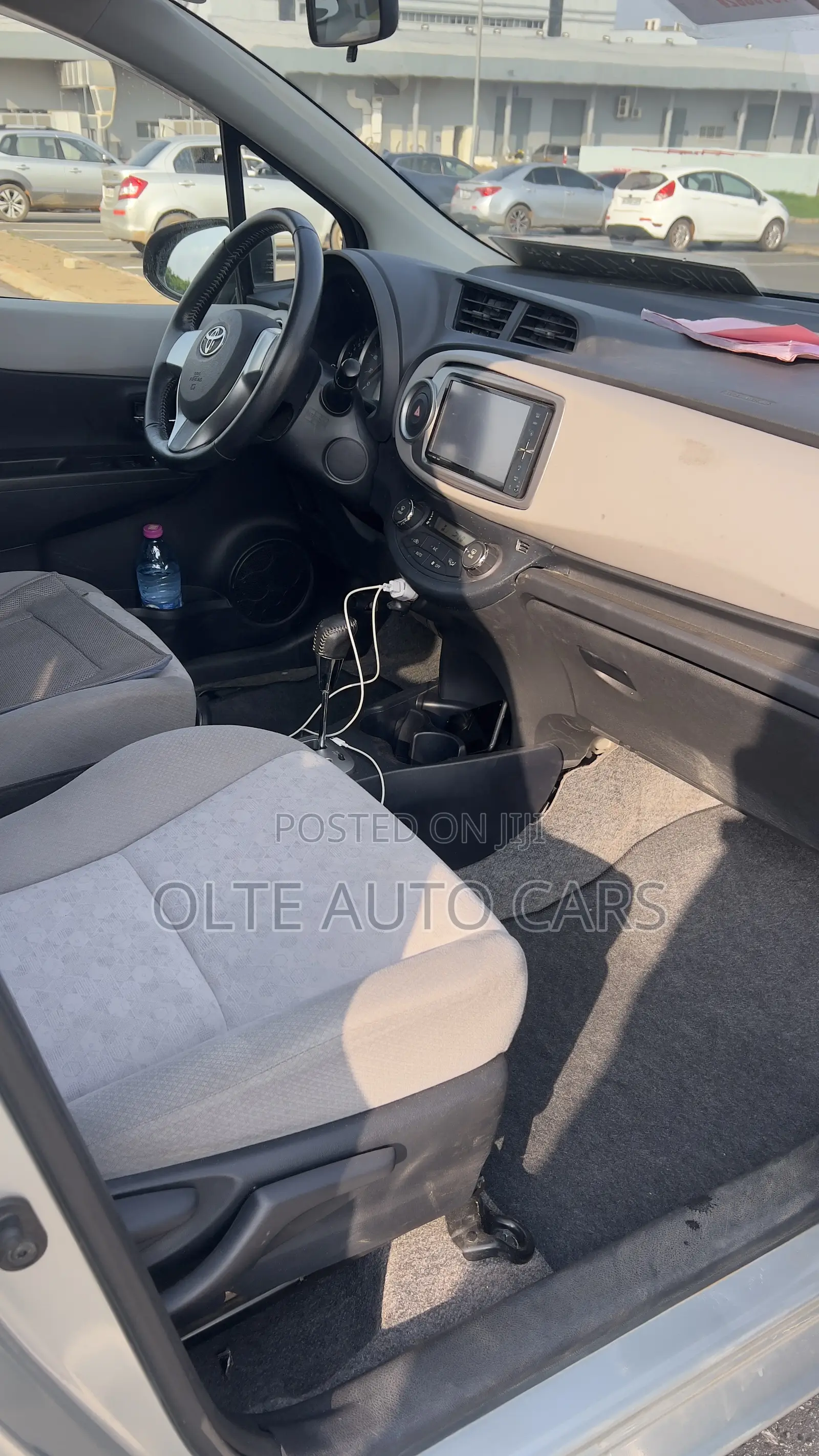 Toyota Vitz 1.5 FWD 5dr 2011 Silver