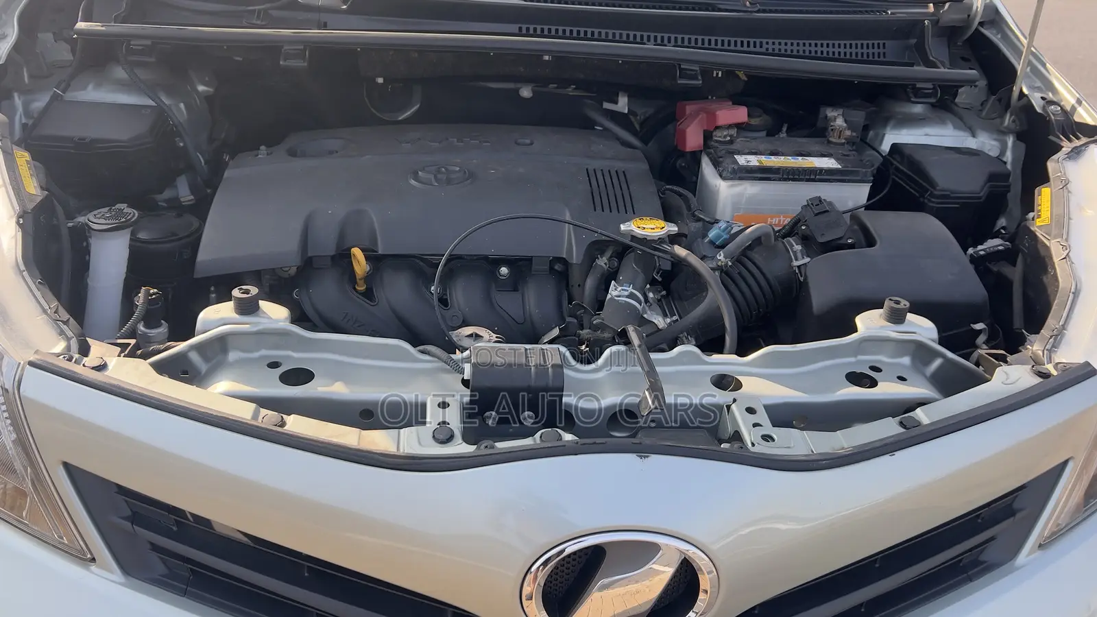 Toyota Vitz 1.5 FWD 5dr 2011 Silver