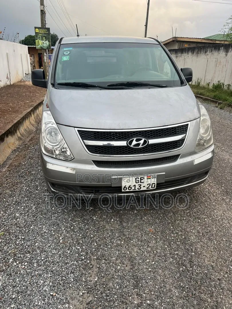 Hyundai Starex 2012 Grey