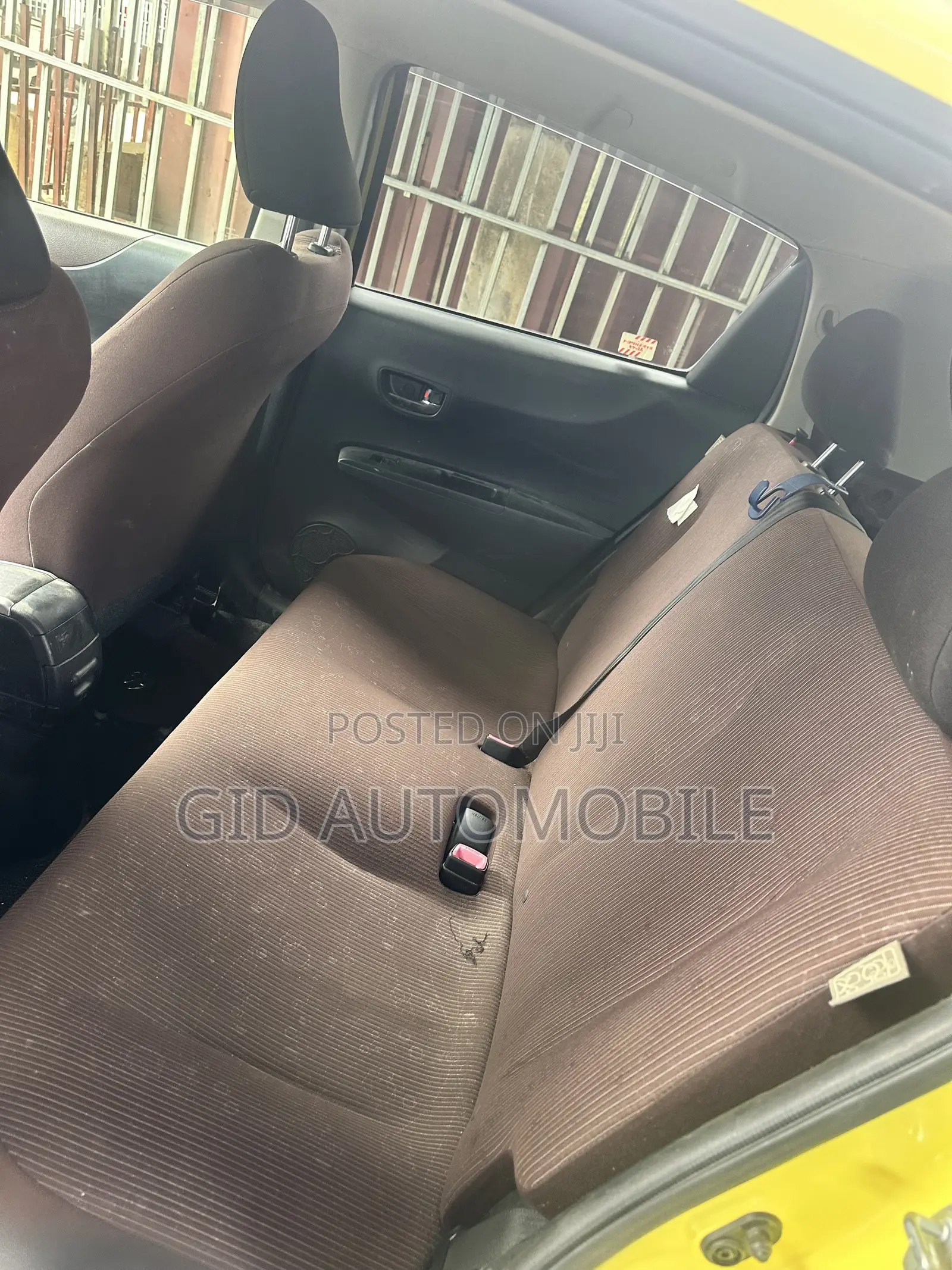 Toyota Vitz 2012 Yellow