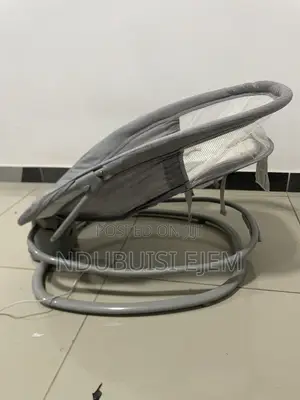 Electronic Baby Rocker/Swinger