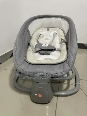 Electronic Baby Rocker/Swinger