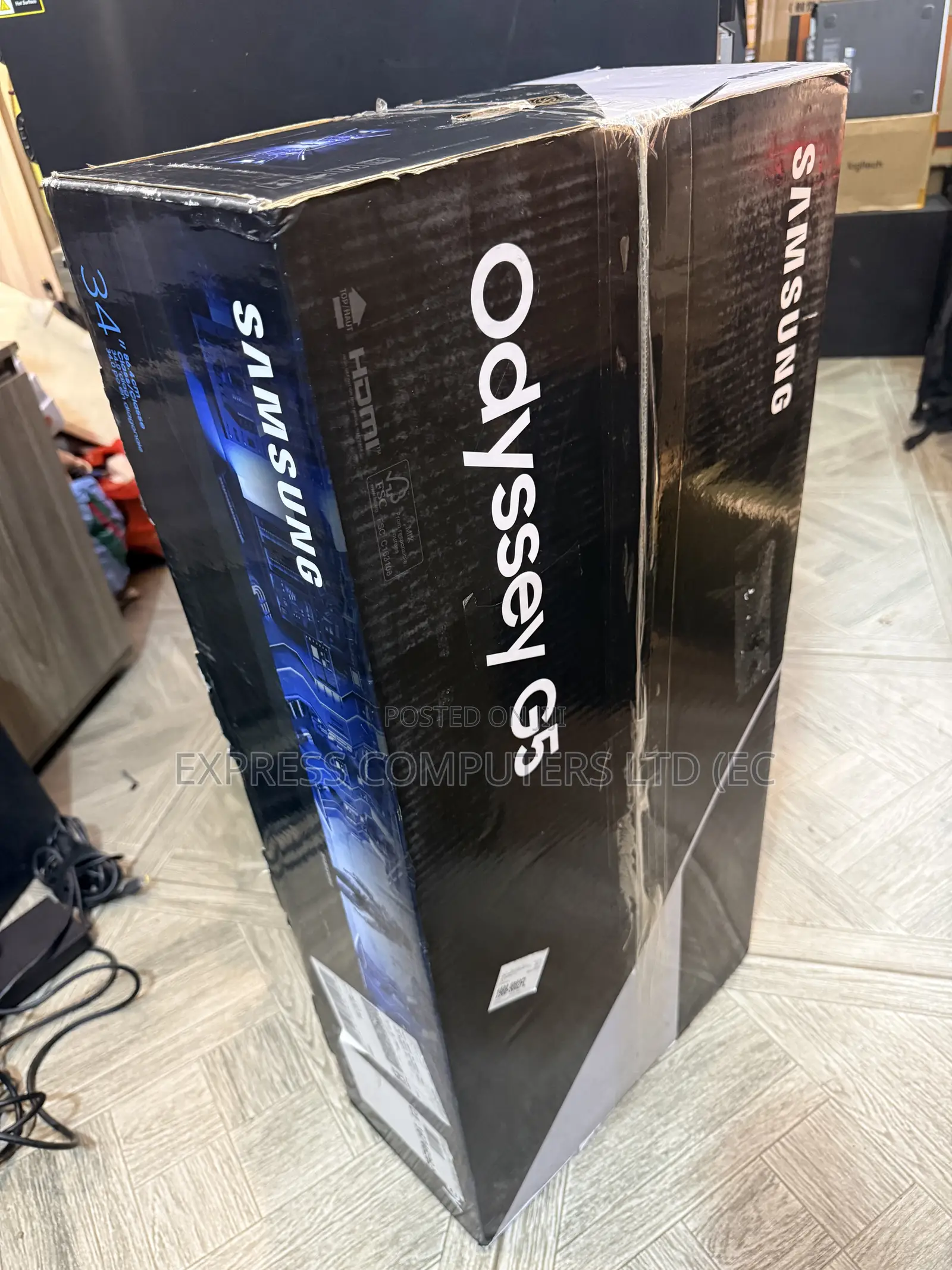 Samsung 34' Odyssey G5 Ultra-Wide Curved Gaming Monitor Screen,165Hz,