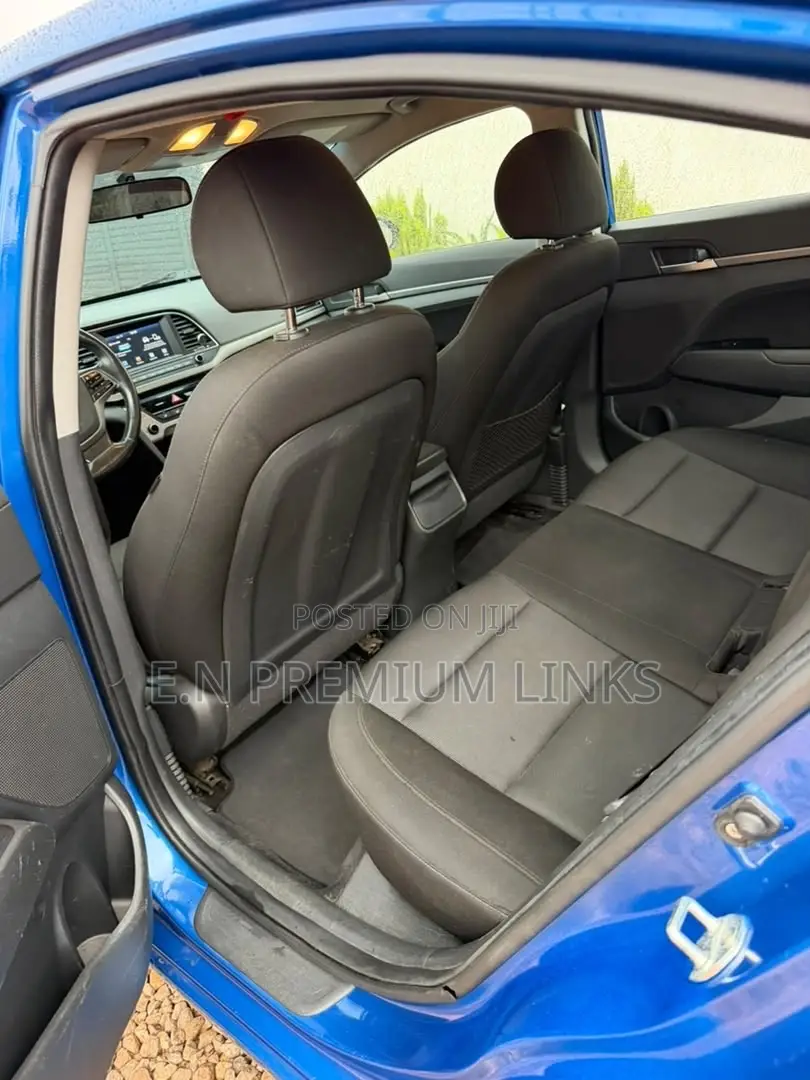 Hyundai Elantra SE 2018 Blue