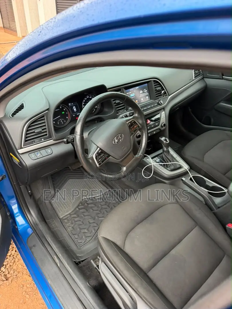Hyundai Elantra SE 2018 Blue