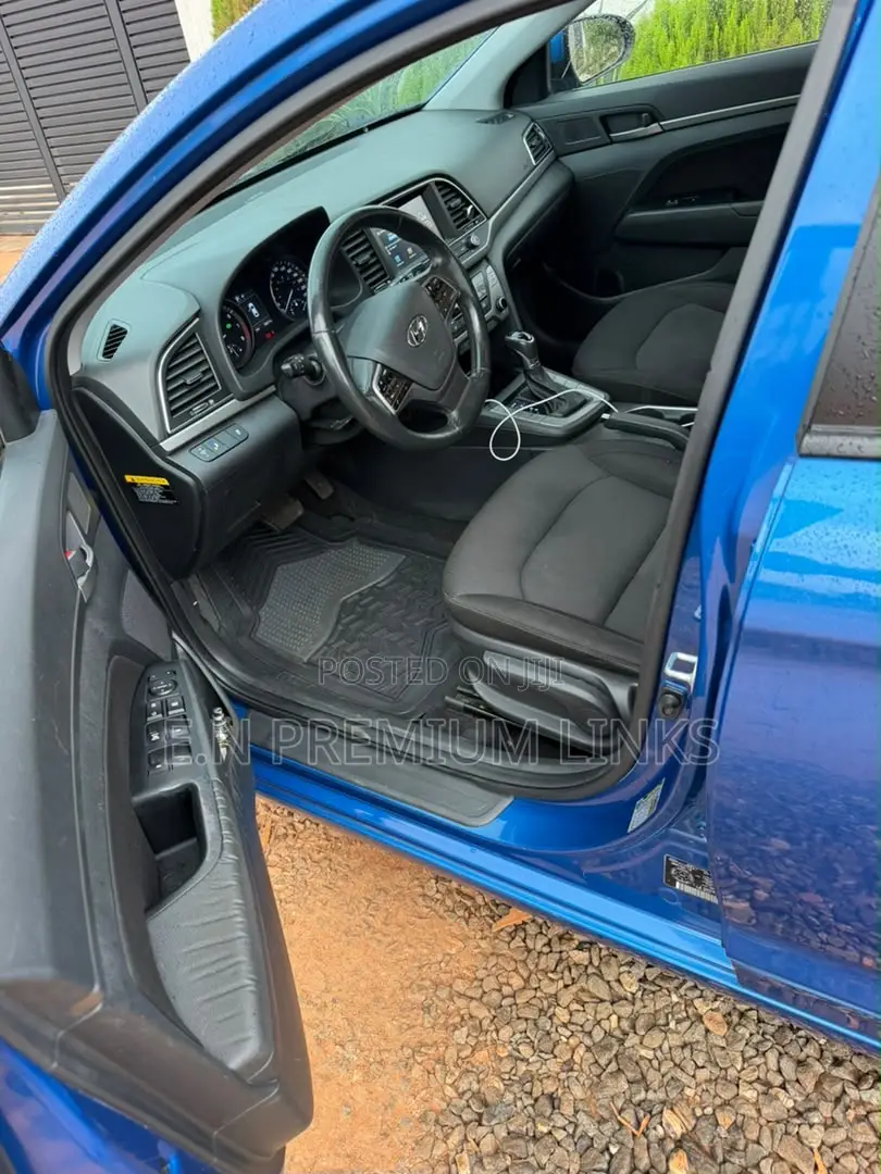Hyundai Elantra SE 2018 Blue