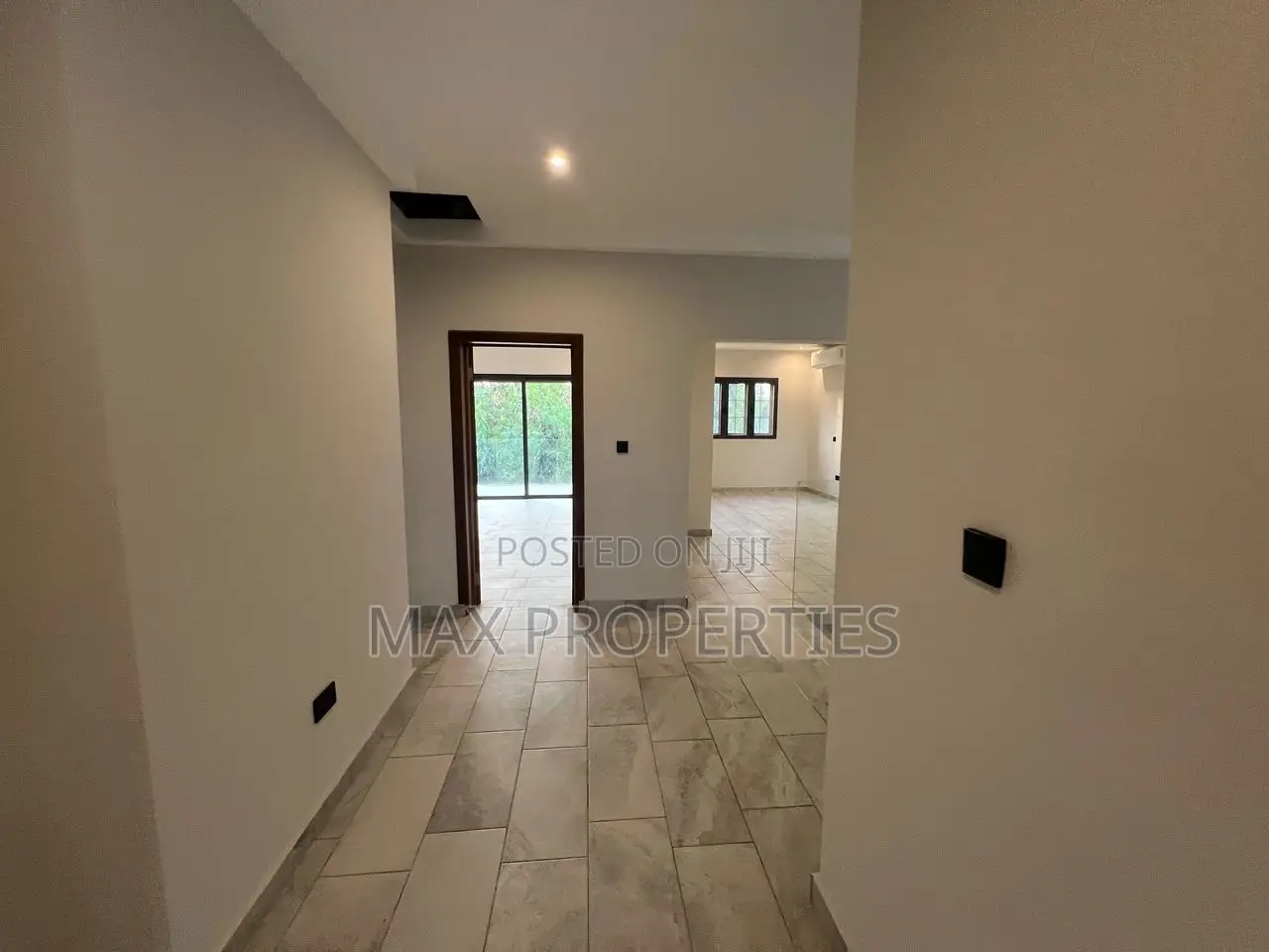 4bdrm Townhouse / Terrace in Tema Metropolitan for rent