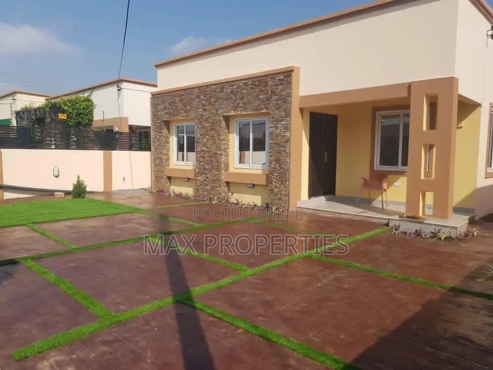 3bdrm House in Old Ashomang for sale