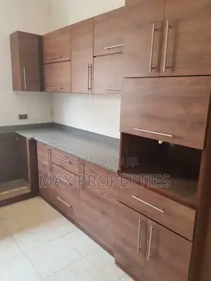 3bdrm House in Old Ashomang for sale