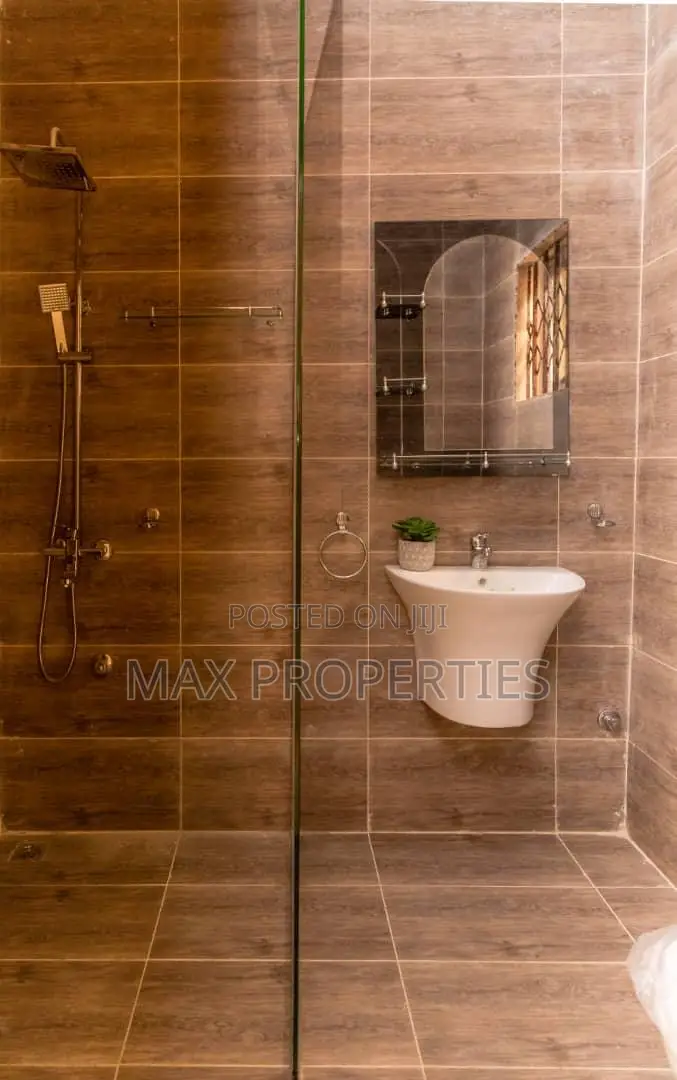 3bdrm House in Old Ashomang for sale