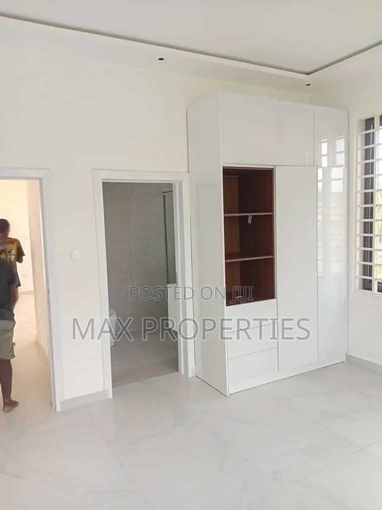 3bdrm House in Pokuase for sale