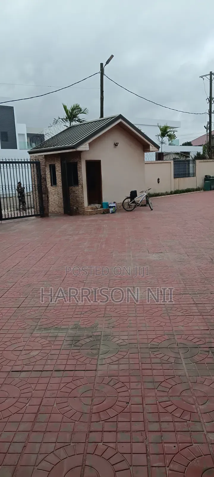 3bdrm Apartment in Adjiriganor, Otano for rent