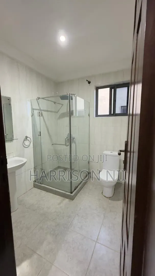 3bdrm Apartment in Adjiriganor, Otano for rent